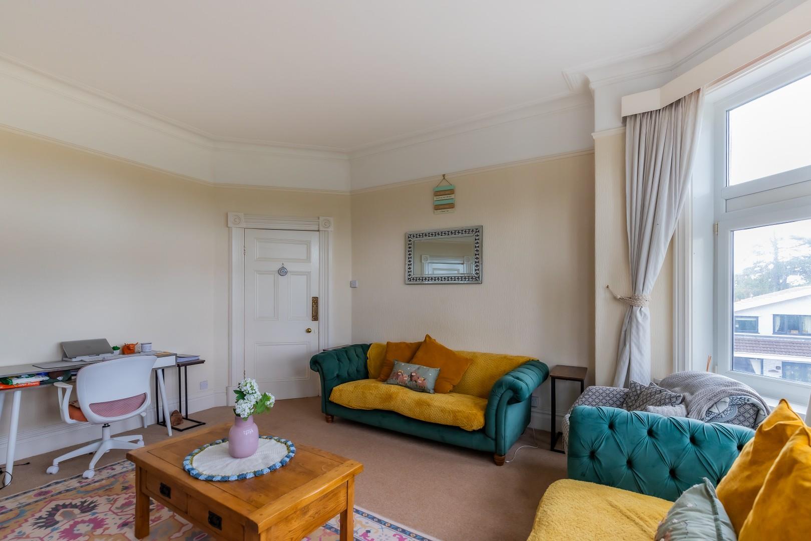 Erw'r Delyn Close, Penarth — photograph 6